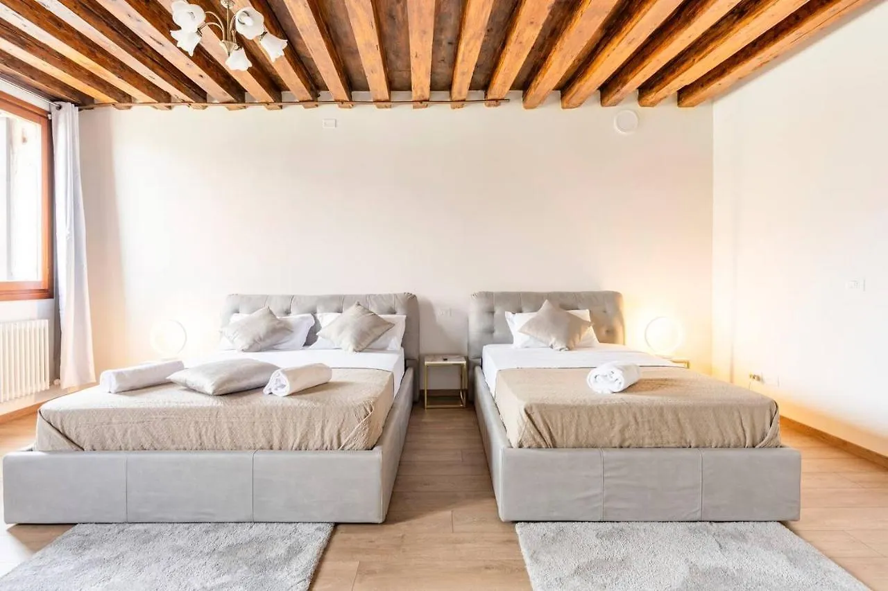 Venice Luxury Suites