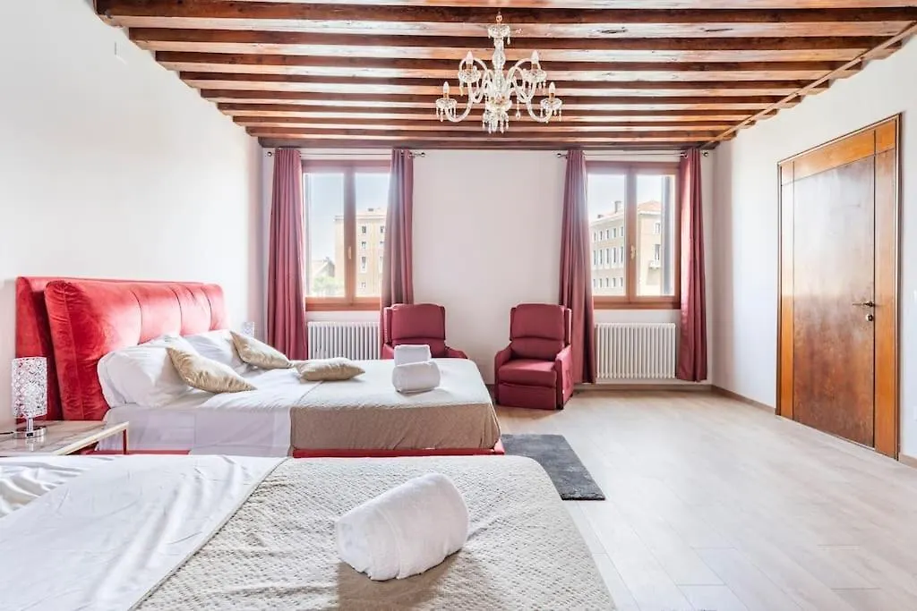Venice Luxury Suites Bed & Breakfast