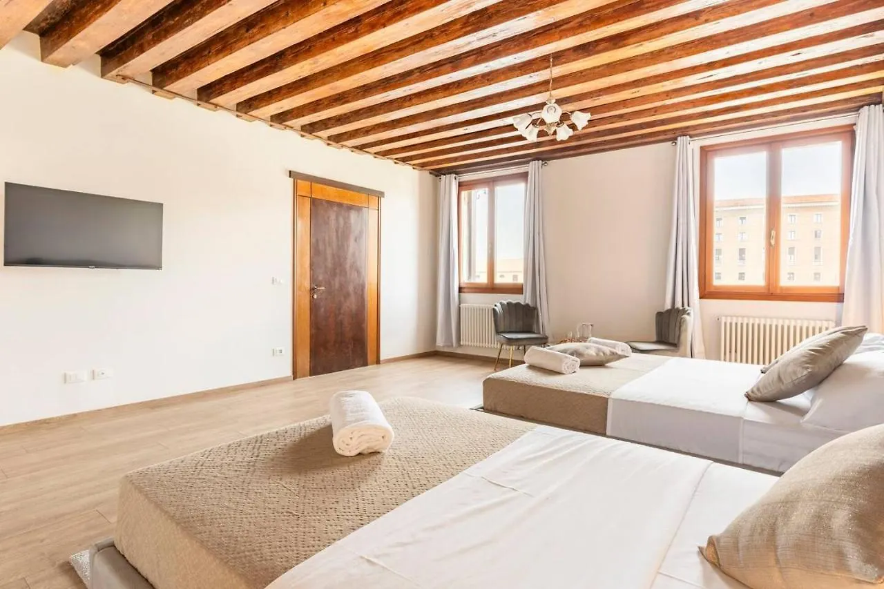 Bed & Breakfast Venice Luxury Suites