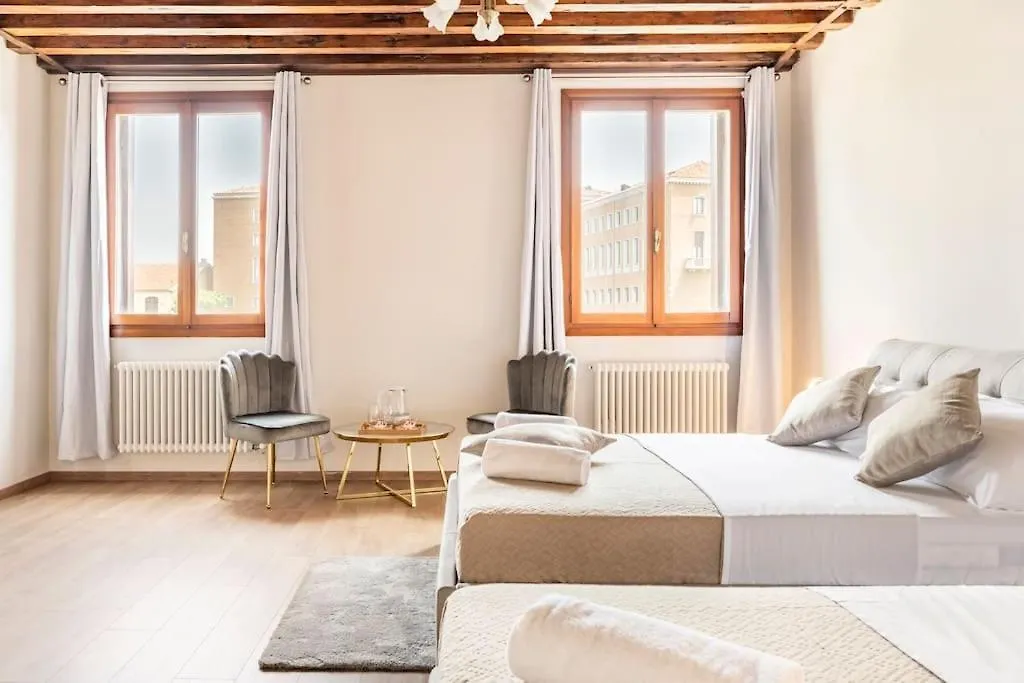 Venice Luxury Suites Bed & Breakfast